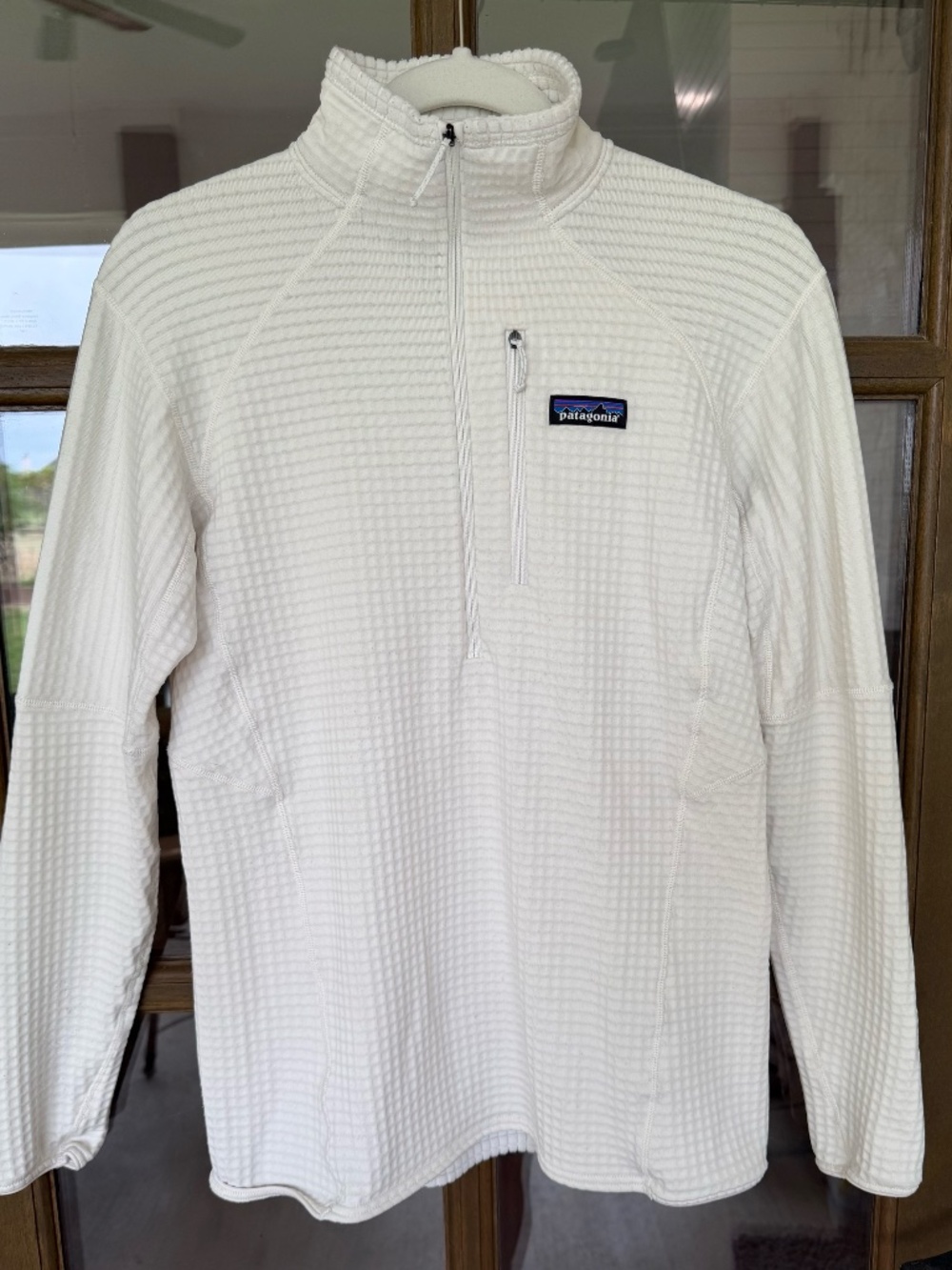 Patagonia R1 Pullover Midlayer Size Medium in White